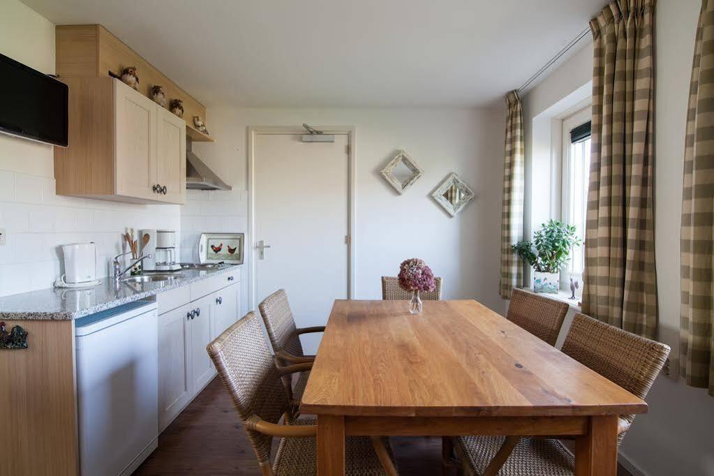 Farm Overleekerhoeve Моникендам Екстериор снимка